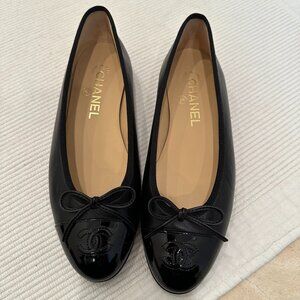 Black Women's Chanel Ballerina Flats - Size 37/7 - Great Condition